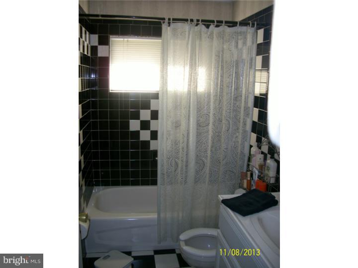 29 Roving Road Levittown, PA 19056 - Photo 6 of 8 Bathroom