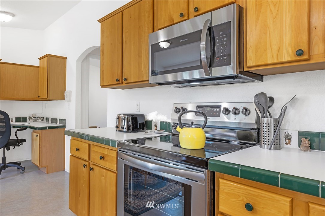 1032 Maple Street Everett, WA 98201 - Photo 8 of 24 Gallery Image 8