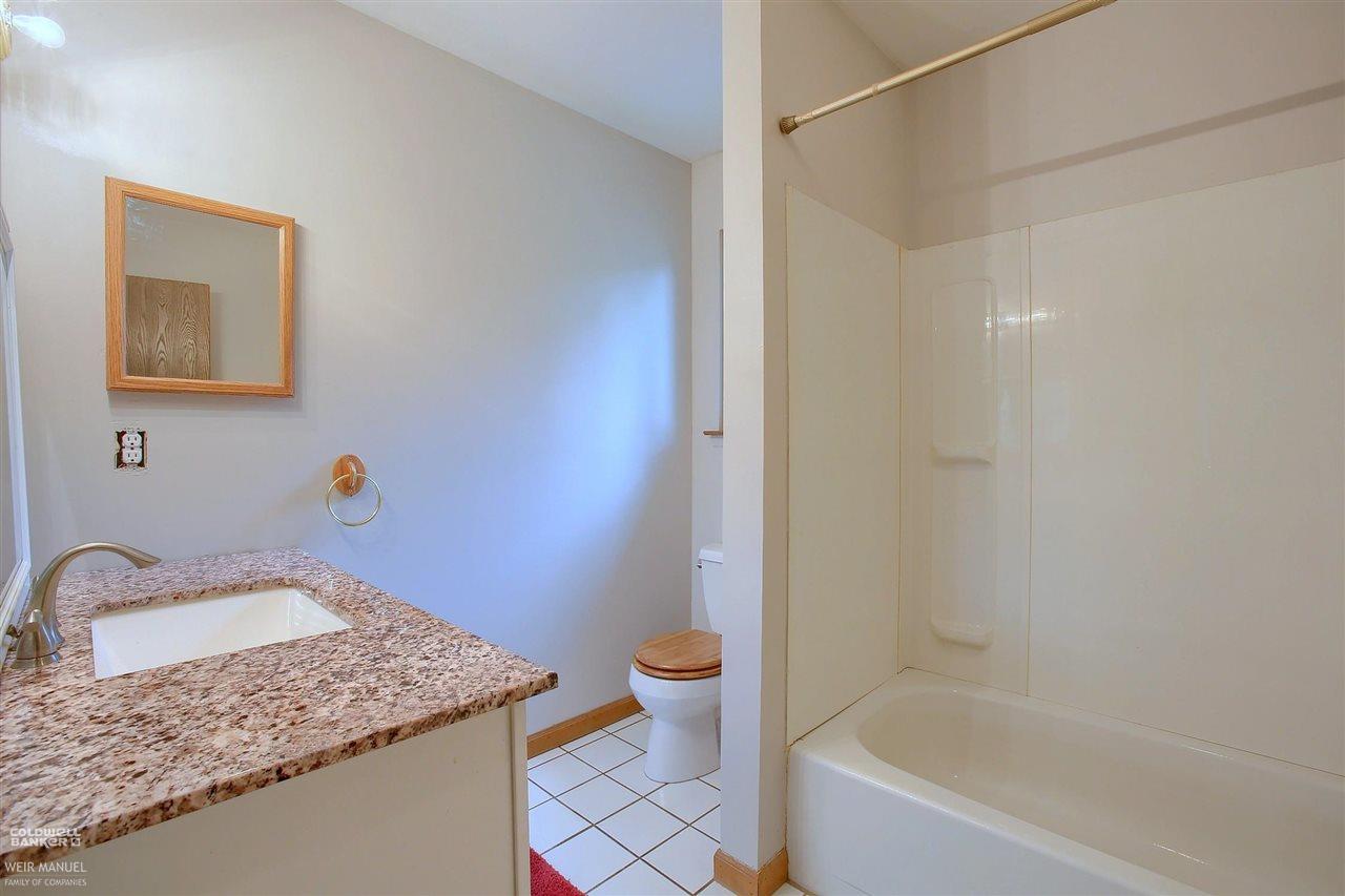 1570 South Boulevard Rochester, MI 48309 - Photo 14 of 24