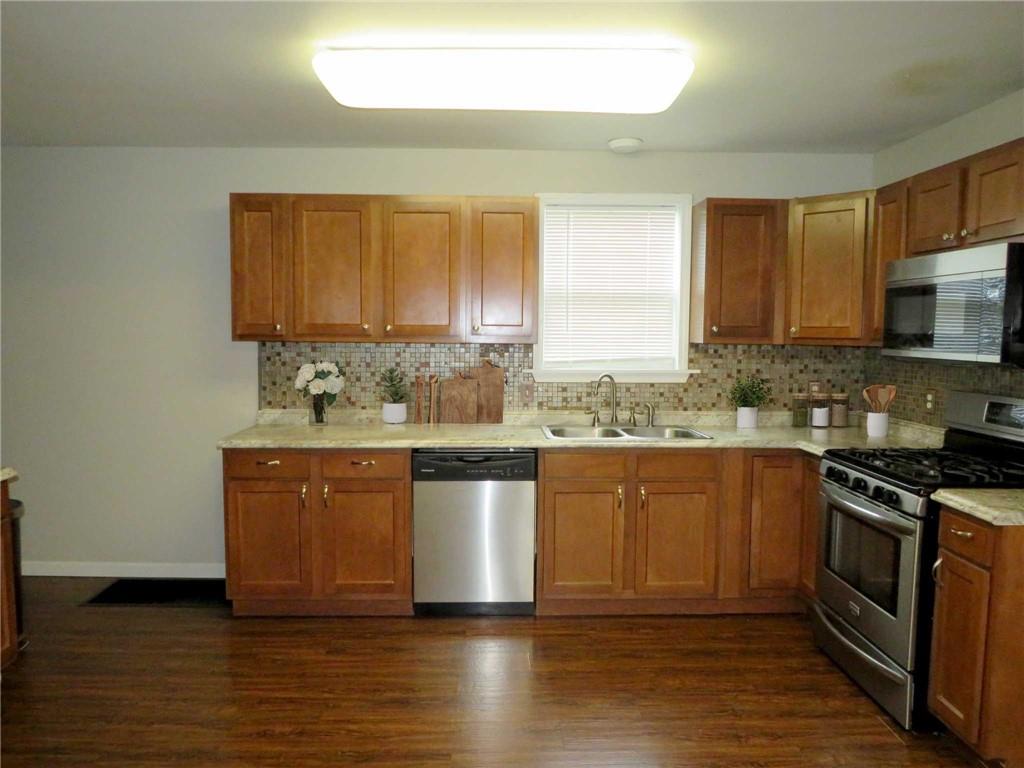 1337 Nine Eighty Road Canonsburg, PA 15317 - Photo 9 of 23