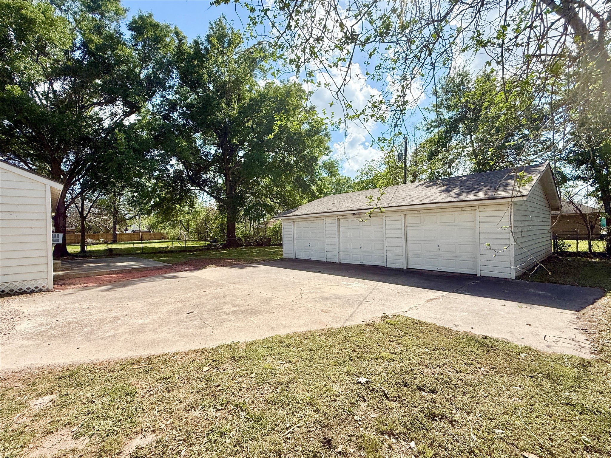 832 South Anderson Street Angleton, TX 77515 - Photo 19 of 19 a view of a backyard