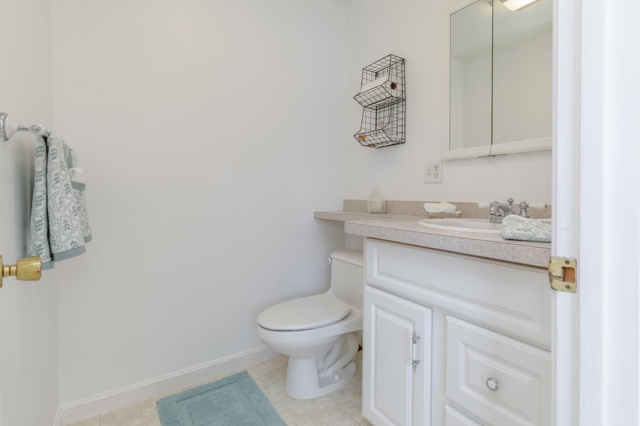 204 Winding Pond Road, Unit 204 Londonderry, NH 03053 - Photo 16 of 36
