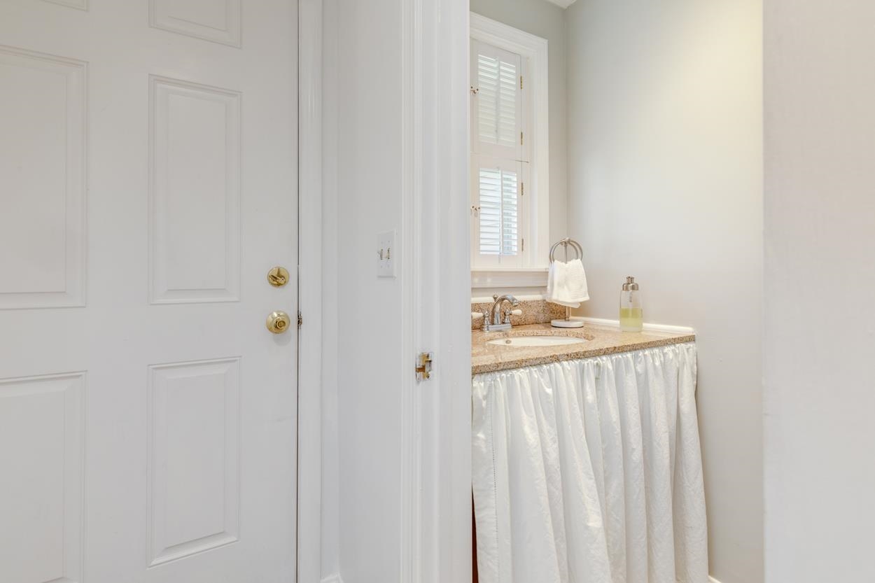204 Winding Pond Road, Unit 204 Londonderry, NH 03053 - Photo 31 of 36
