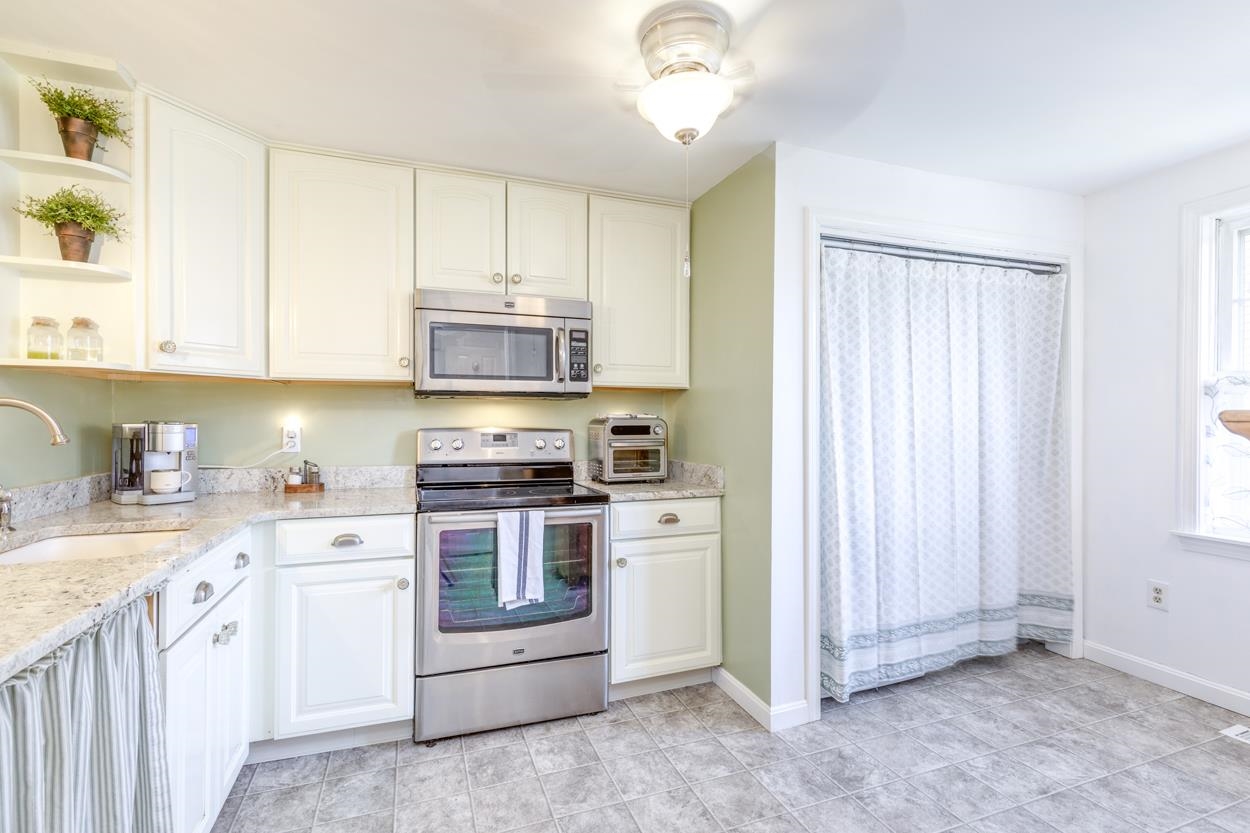 204 Winding Pond Road, Unit 204 Londonderry, NH 03053 - Photo 32 of 36