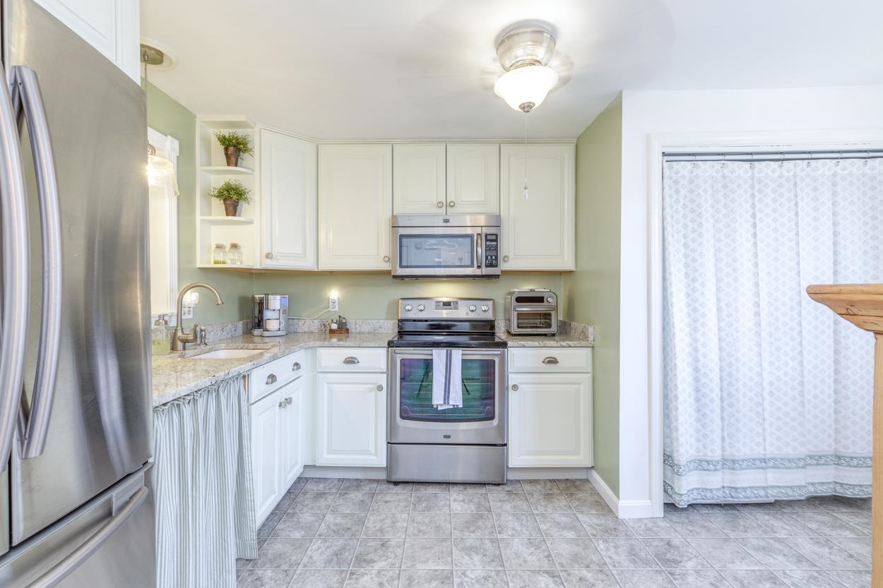 204 Winding Pond Road, Unit 204 Londonderry, NH 03053 - Photo 34 of 36