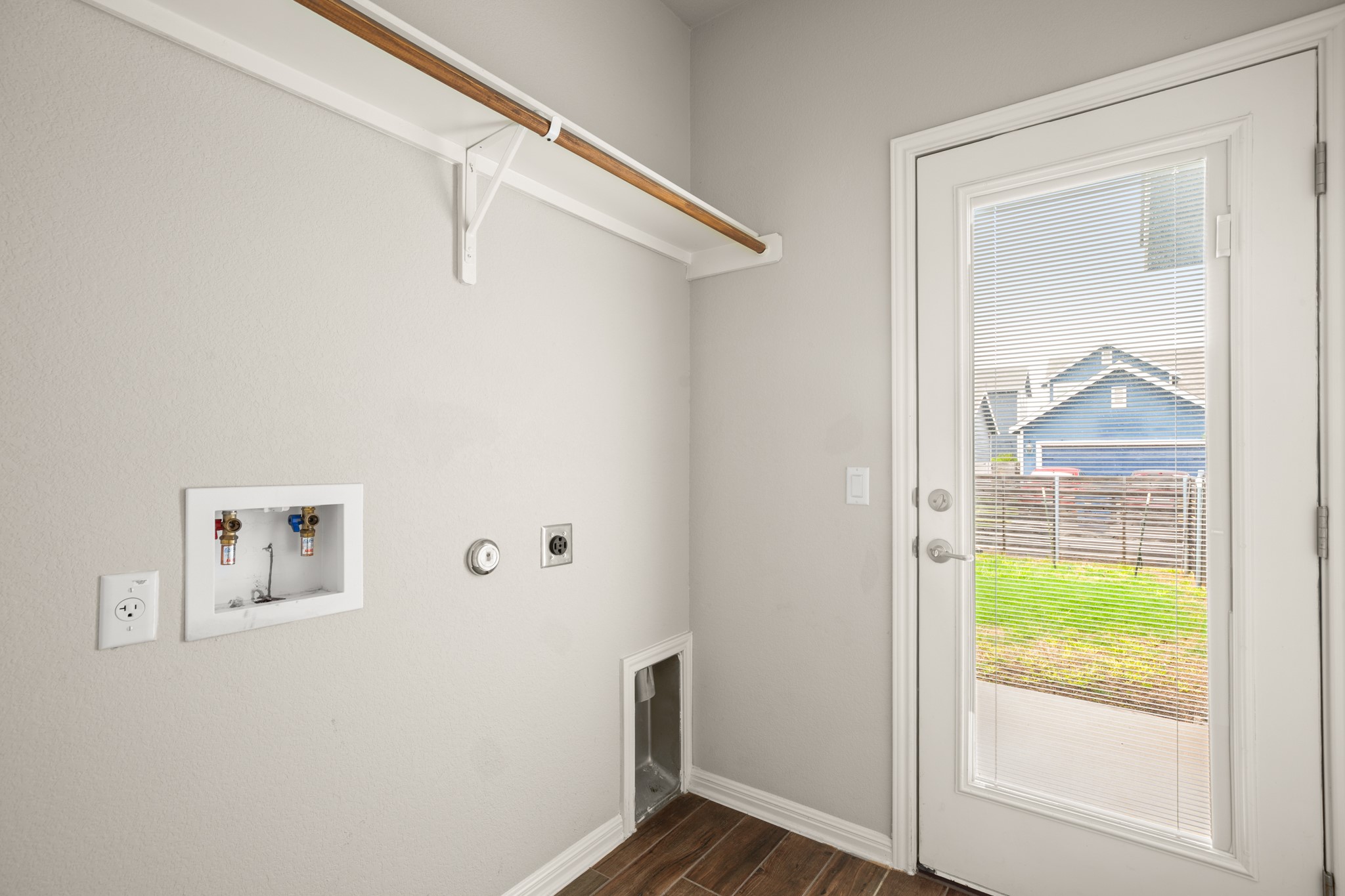 9012 Cattle Baron Path Austin, TX 78747 - Photo 9 of 23 Main floor laundry room