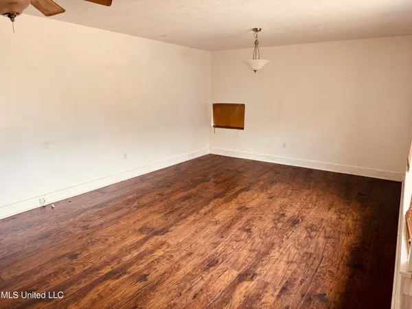 $90,000 | 135 Autumn Drive, Vicksburg, MS 39180