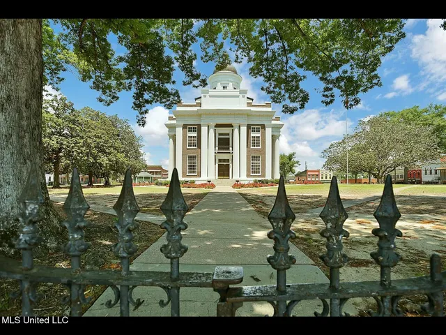 $988,000 | 138 East Fulton Street, Canton, MS 39046