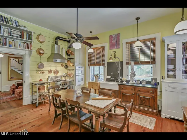 $988,000 | 138 East Fulton Street, Canton, MS 39046