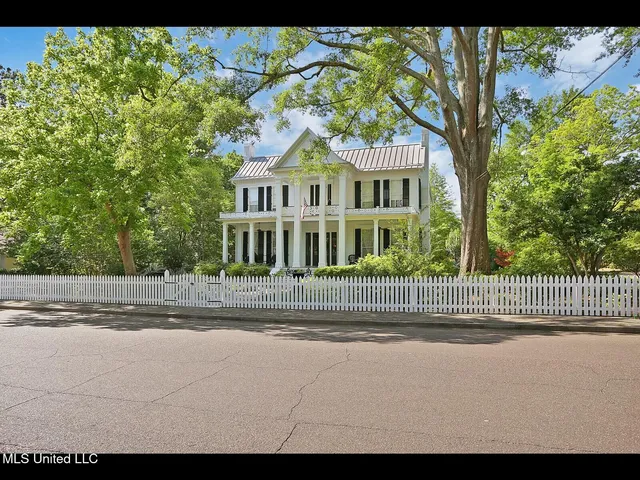 $988,000 | 138 East Fulton Street, Canton, MS 39046