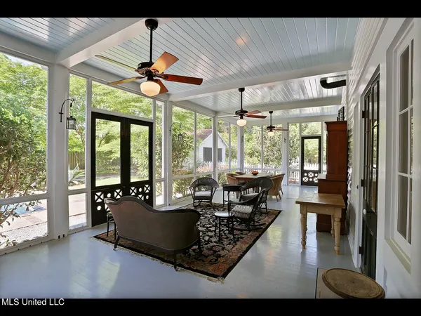 $988,000 | 138 East Fulton Street, Canton, MS 39046