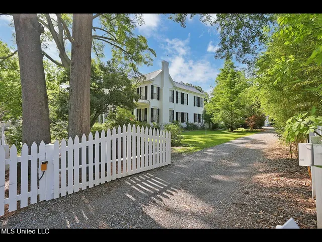 $988,000 | 138 East Fulton Street, Canton, MS 39046