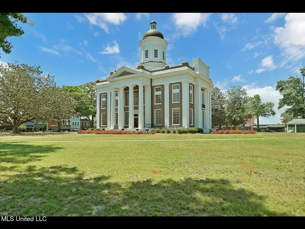 $988,000 | 138 East Fulton Street, Canton, MS 39046