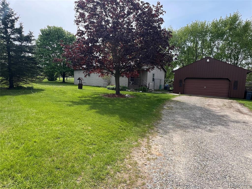 5275 Lippincott Road Lapeer, MI 48446 - Photo 2 of 24