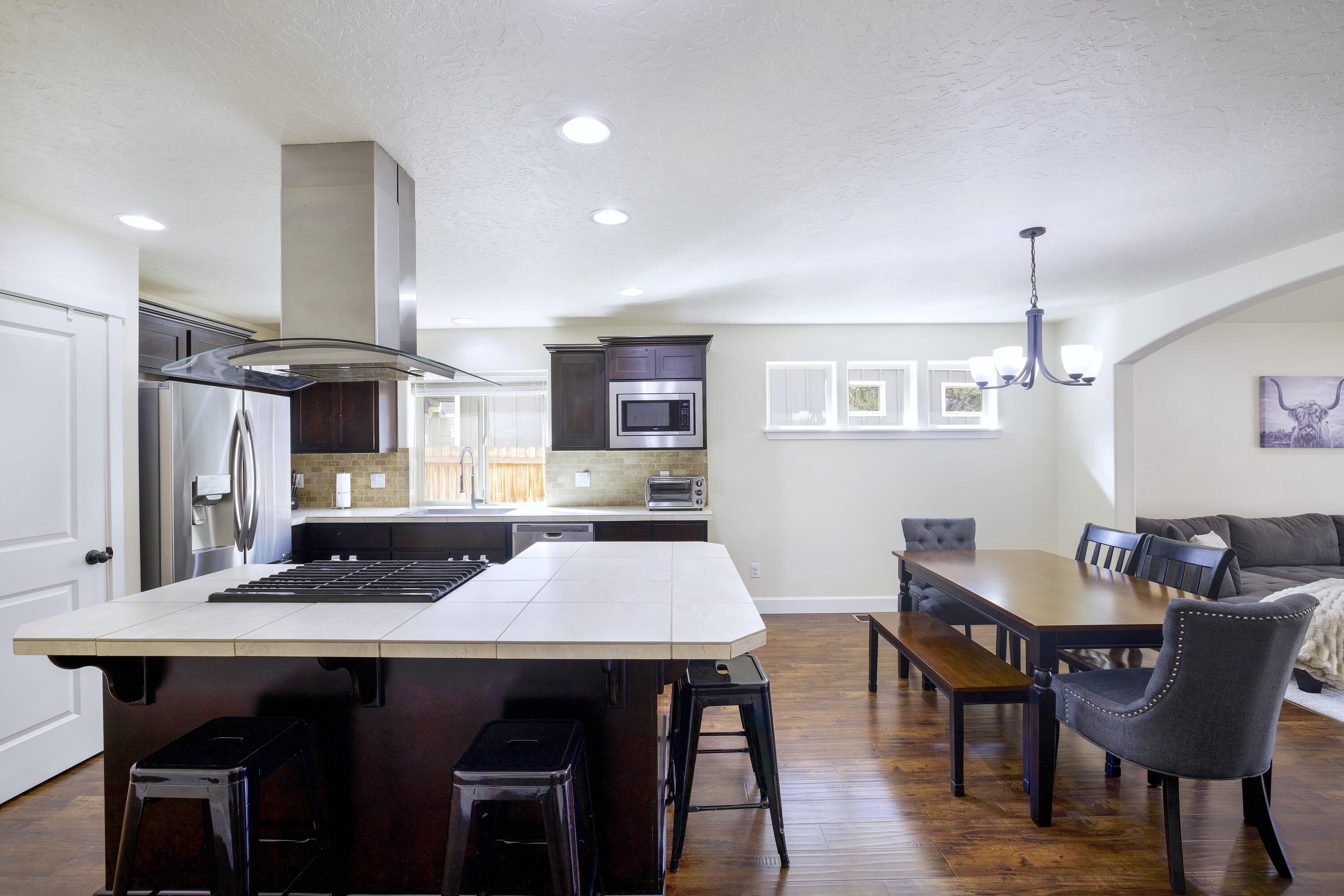 20522 Mutt Court Bend, OR 97701 - Photo 10 of 23 Kitchen/Dining Area
