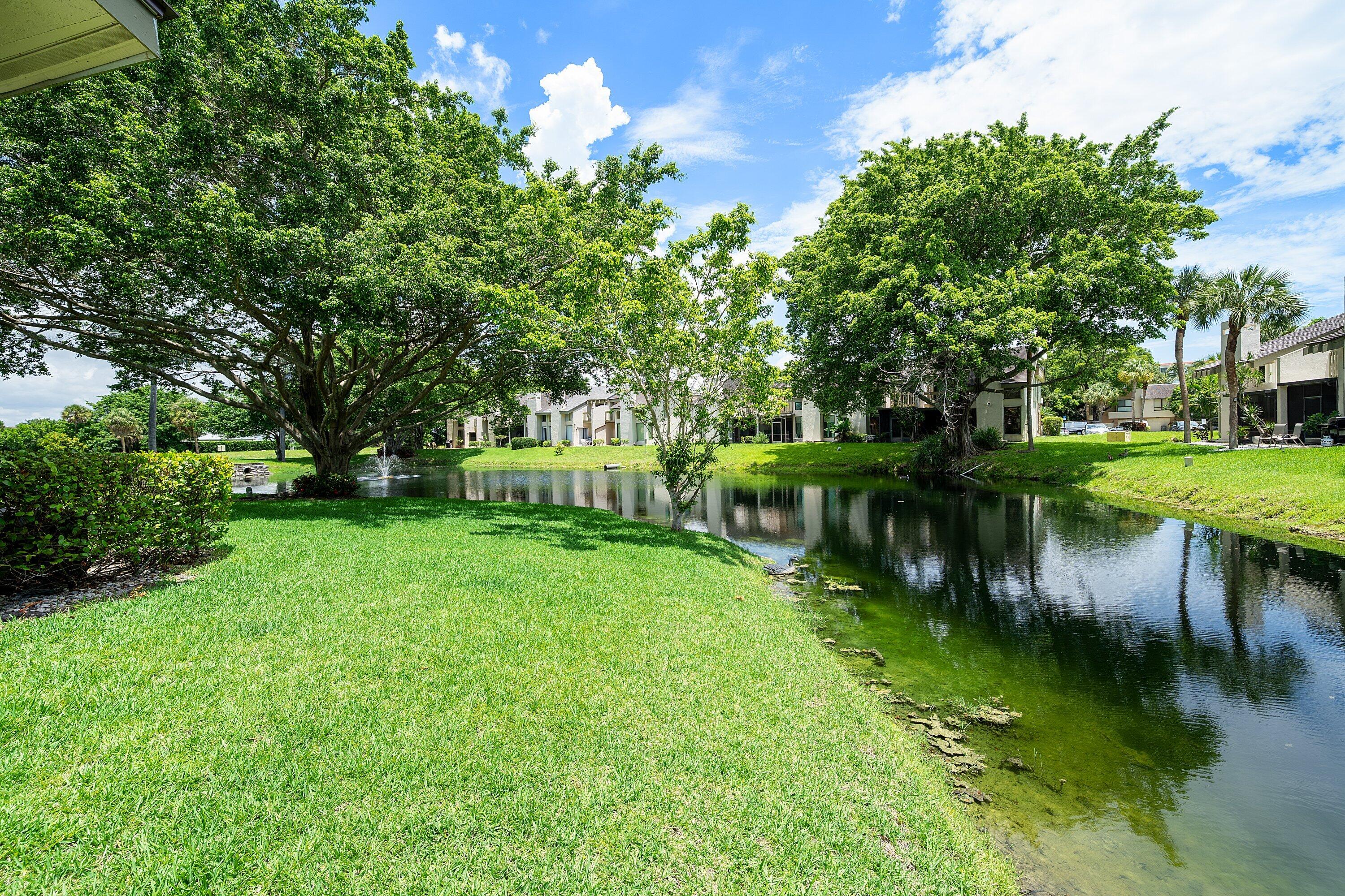 6096 Glendale Drive Boca Raton, FL 33433 - Photo 4 of 60 Side