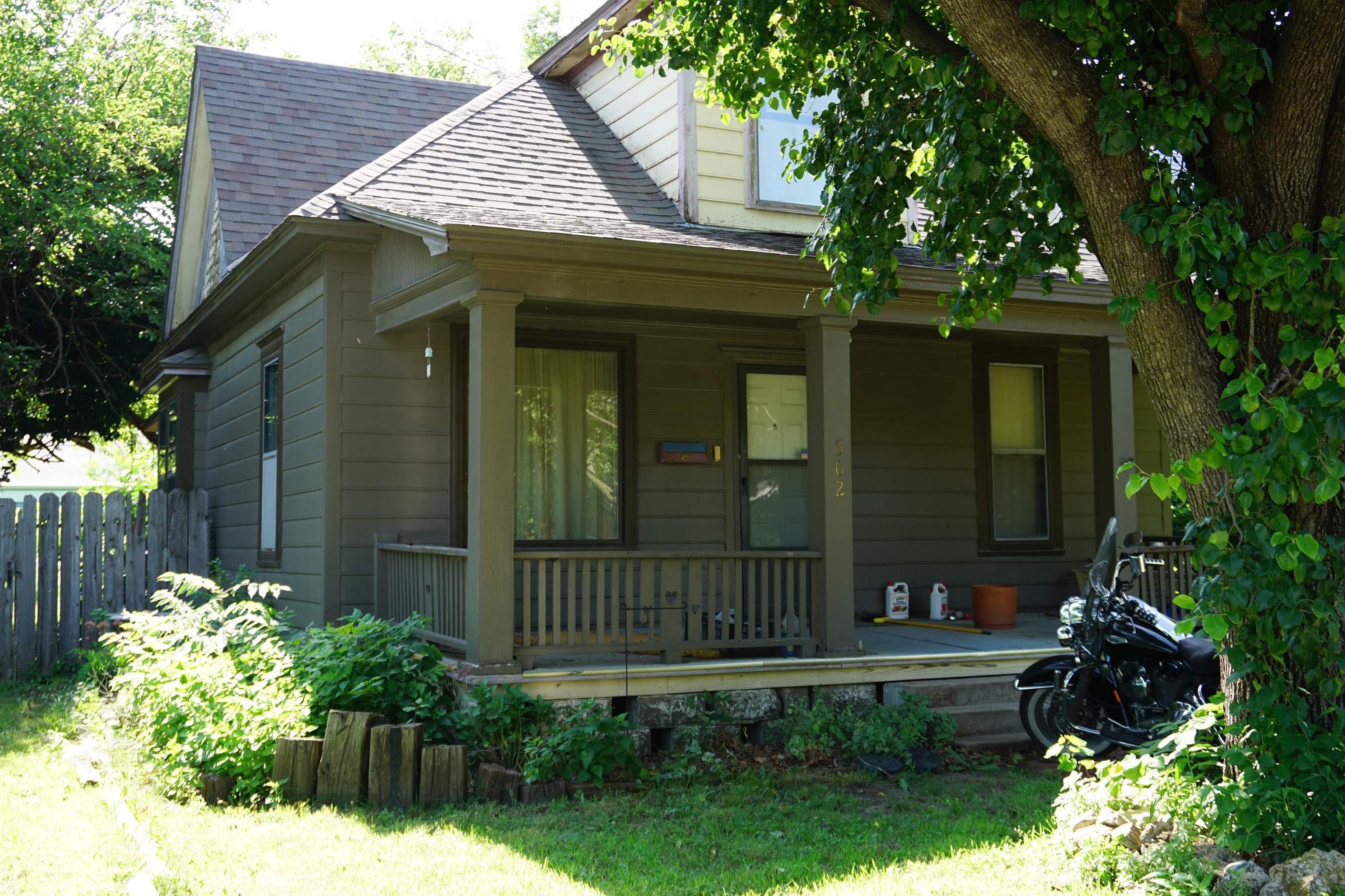 502 South Vine Street, Wichita, KS 67213 Compass