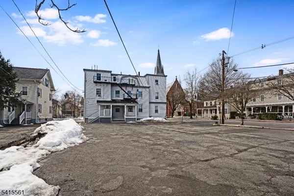 $2,950 | 98 Maple Avenue, Morristown, NJ 07960