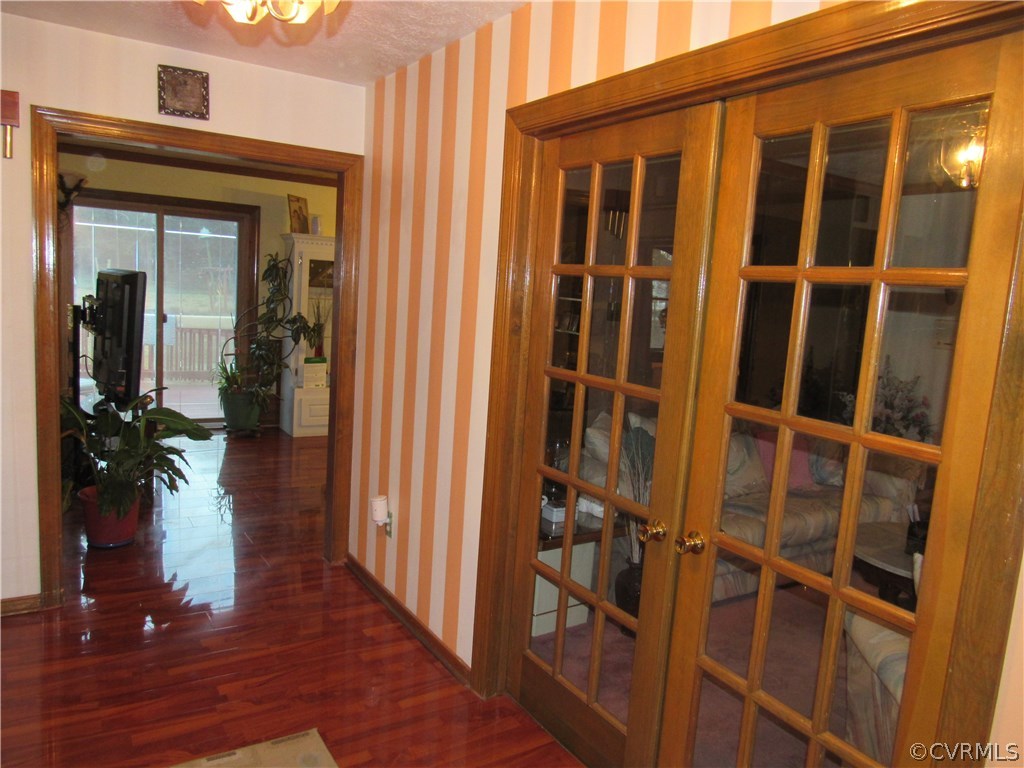 10045 Deerfield Road Providence Forge, VA 23140 - Photo 10 of 33 Entrance Foyer