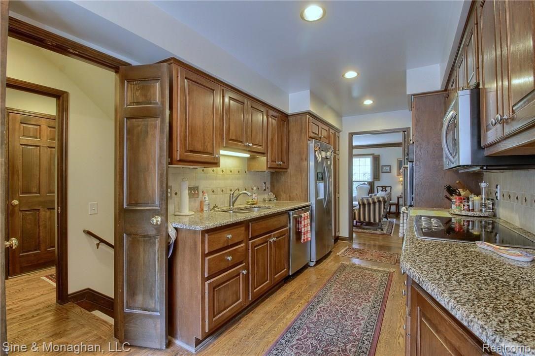 350 Neff Road Grosse Pointe, MI 48230 - Photo 5 of 30 Kitchen_2nd_View.jpg