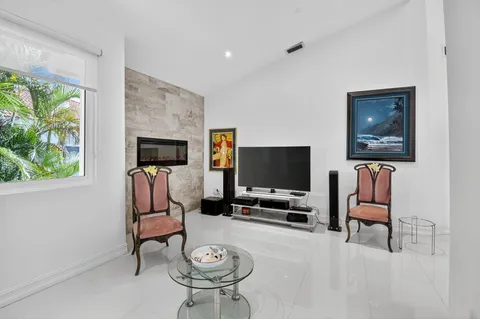 $1,050,000 | 2421 Northwest 59th Street, Unit 303, Boca Raton, FL 33496