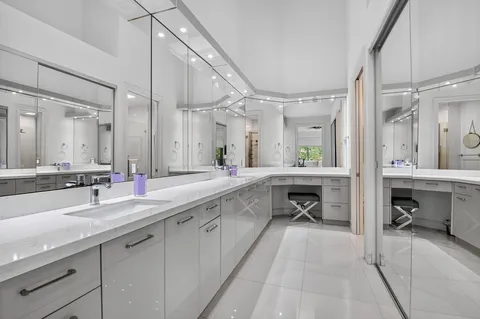 $1,050,000 | 2421 Northwest 59th Street, Unit 303, Boca Raton, FL 33496