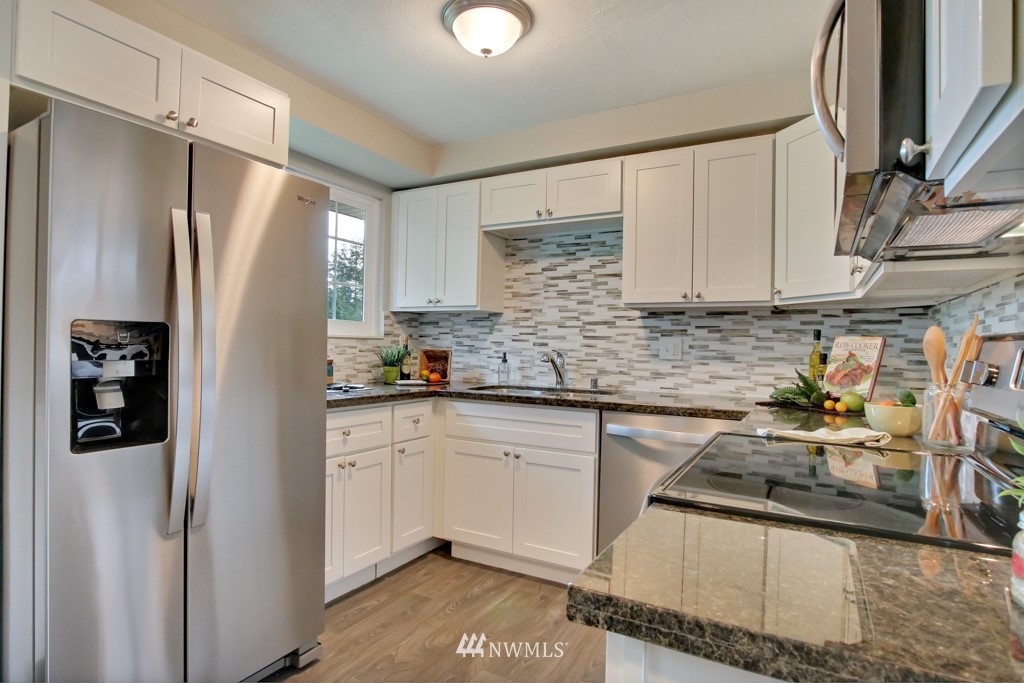 8628 176th Avenue Southwest Rochester, WA 98579 - Photo 15 of 25