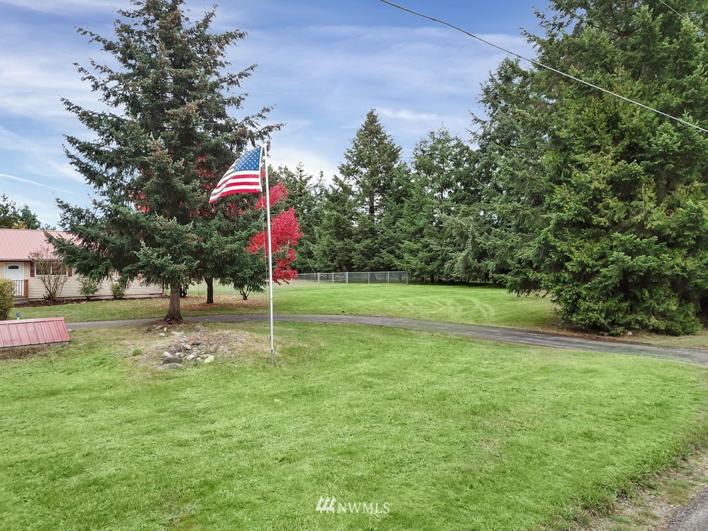 8628 176th Avenue Southwest Rochester, WA 98579 - Photo 3 of 25