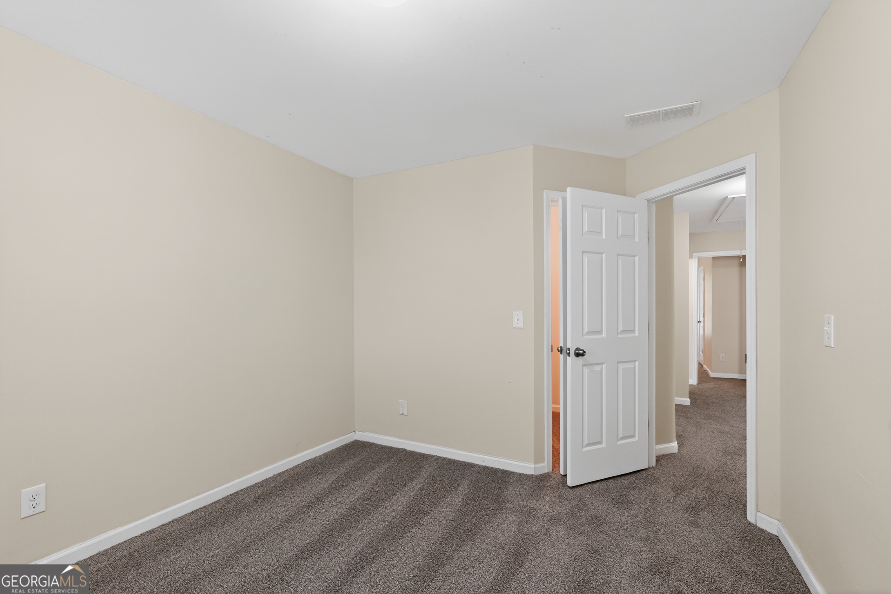 6361 Shadow Square Lithonia, GA 30058 - Photo 13 of 34