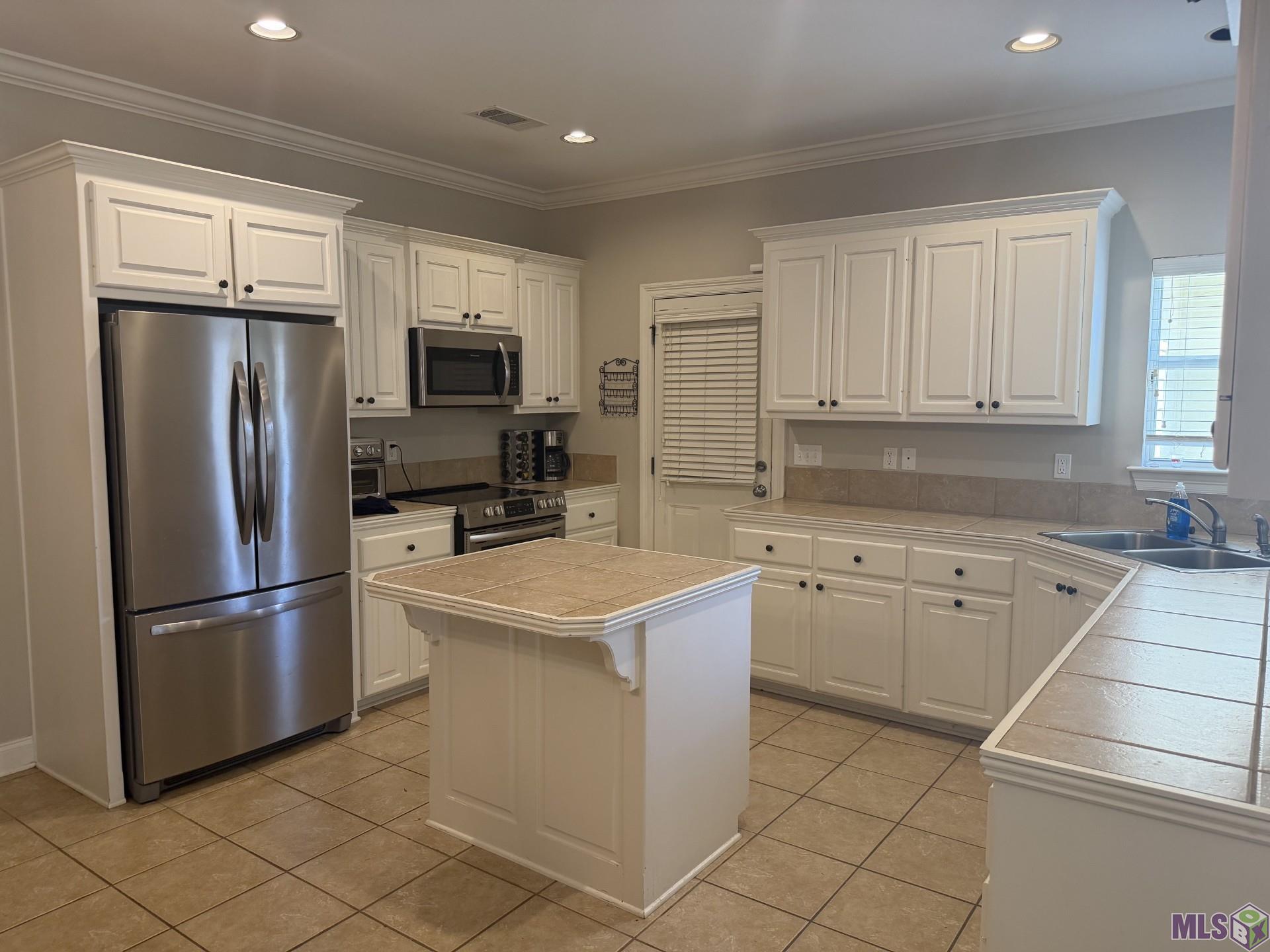 3811 Southpass Avenue Baton Rouge, LA 70820 - Photo 4 of 7