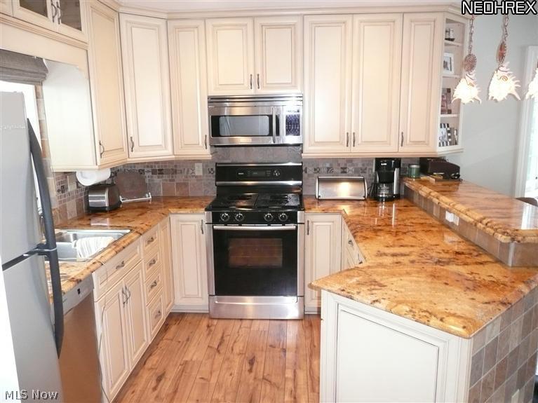 32 A Cedar Point Road Sandusky, OH 44870 - Photo 2 of 24