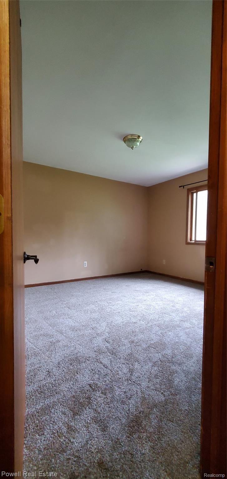 835 Stanford Circle Rochester, MI 48309 - Photo 14 of 18 Bedroom 2.jpg