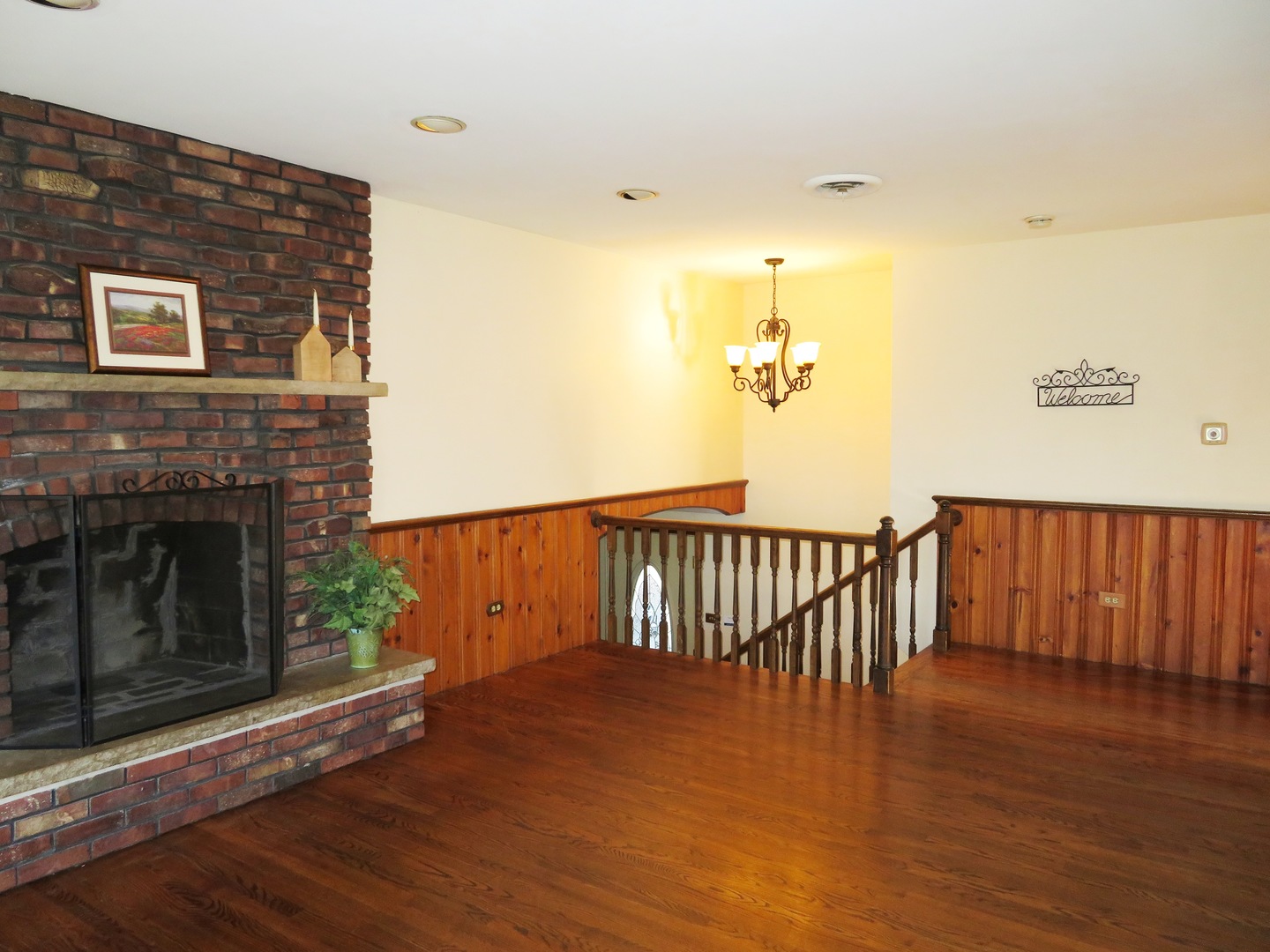 N724 Peter Road Wheaton, IL 60187 - Photo 2 of 25