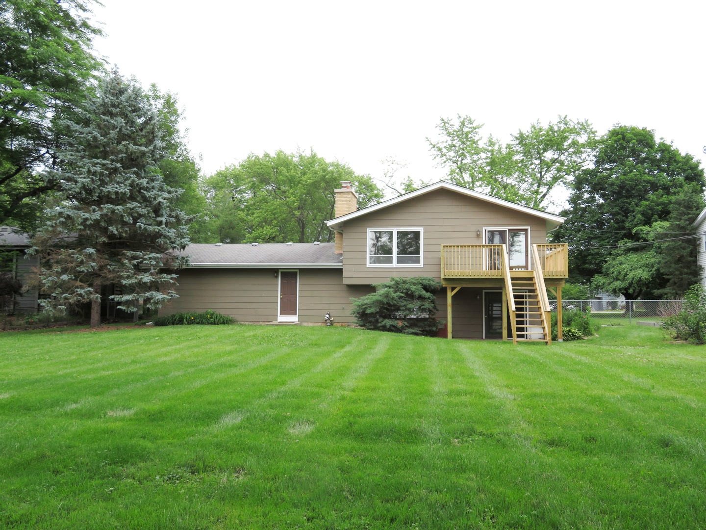 N724 Peter Road Wheaton, IL 60187 - Photo 22 of 25