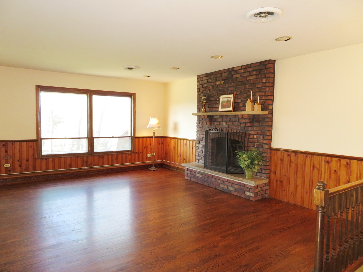 N724 Peter Road Wheaton, IL 60187 - Photo 5 of 25