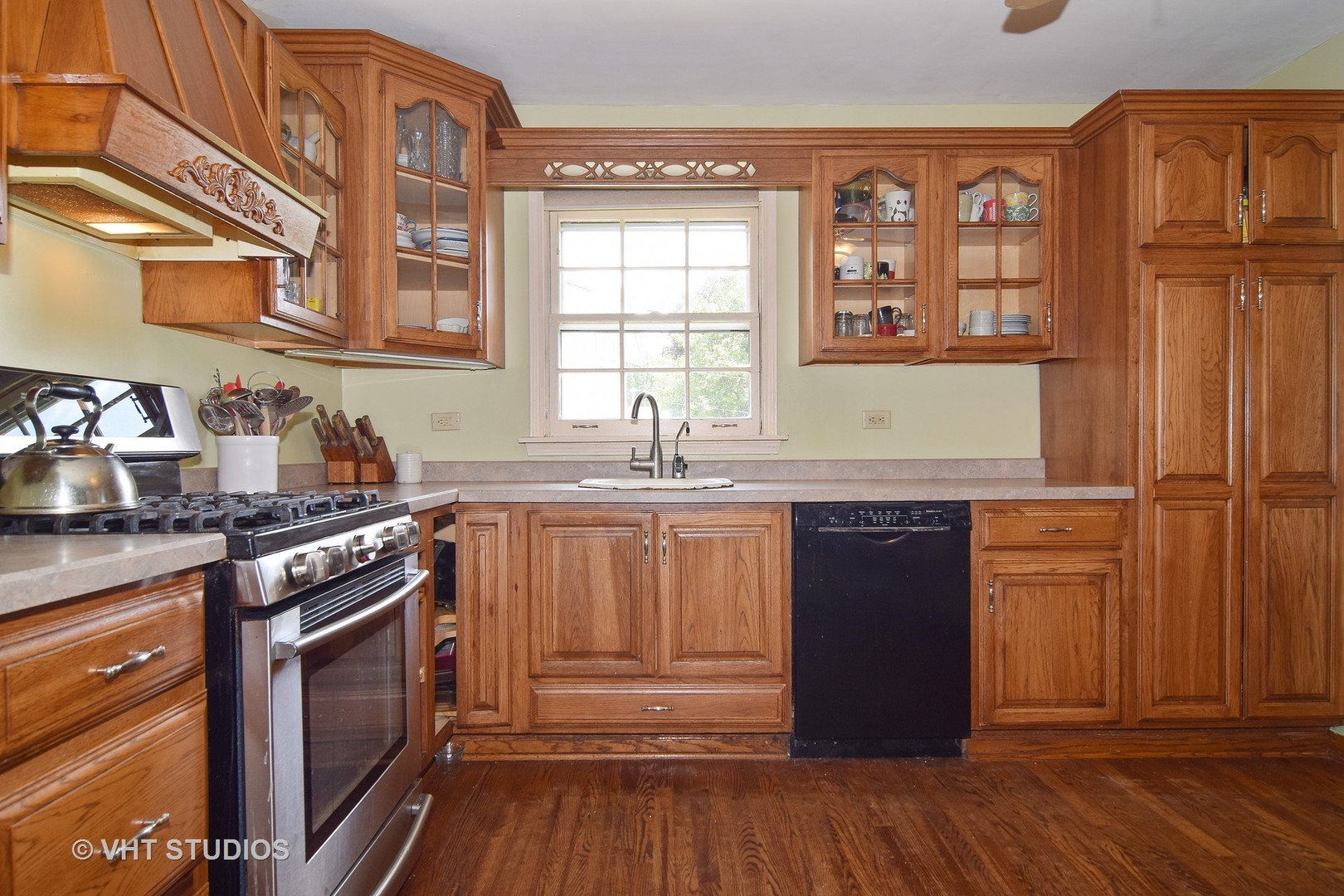N724 Peter Road Wheaton, IL 60187 - Photo 8 of 25