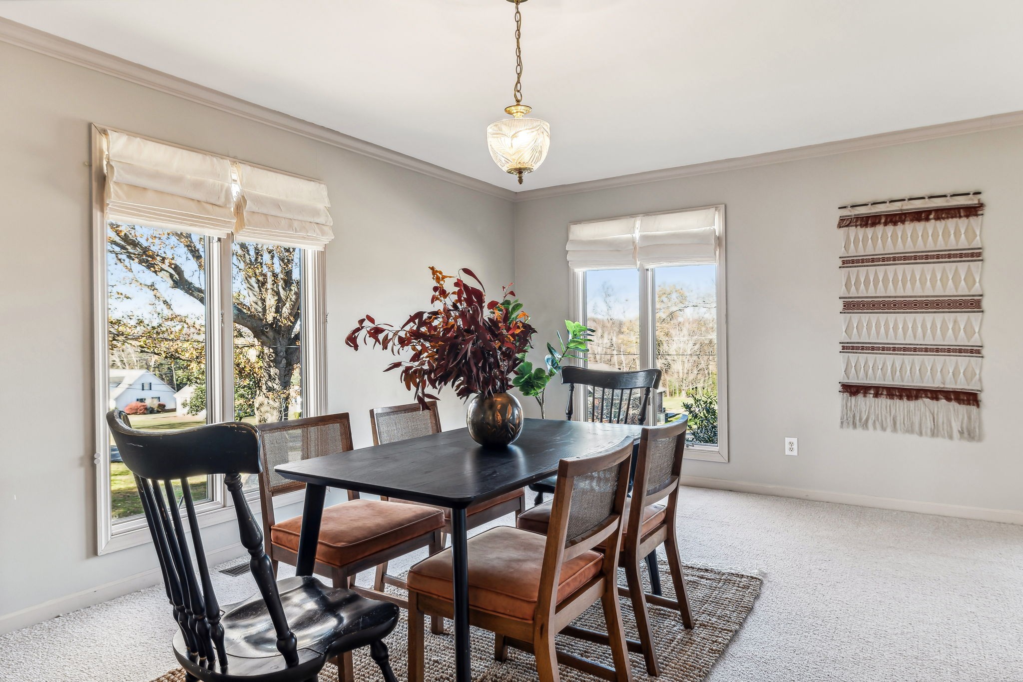 700 3rd Avenue West Springfield, TN 37172 - Photo 13 of 55 a dining room with furniture and window
