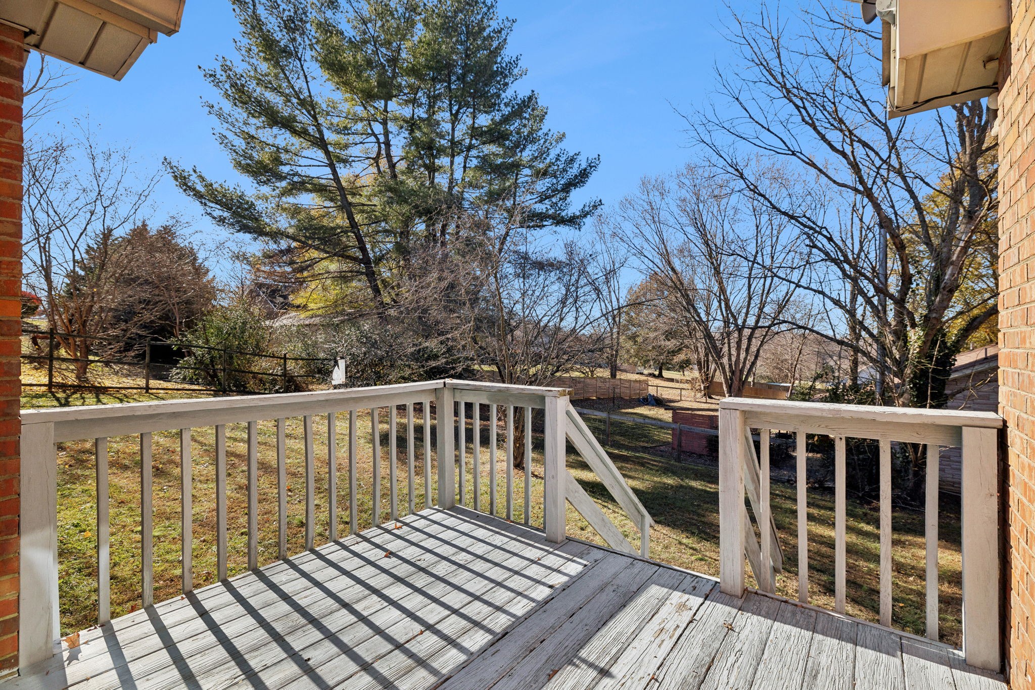 700 3rd Avenue West Springfield, TN 37172 - Photo 36 of 55 a view of deck with wooden floor and fence