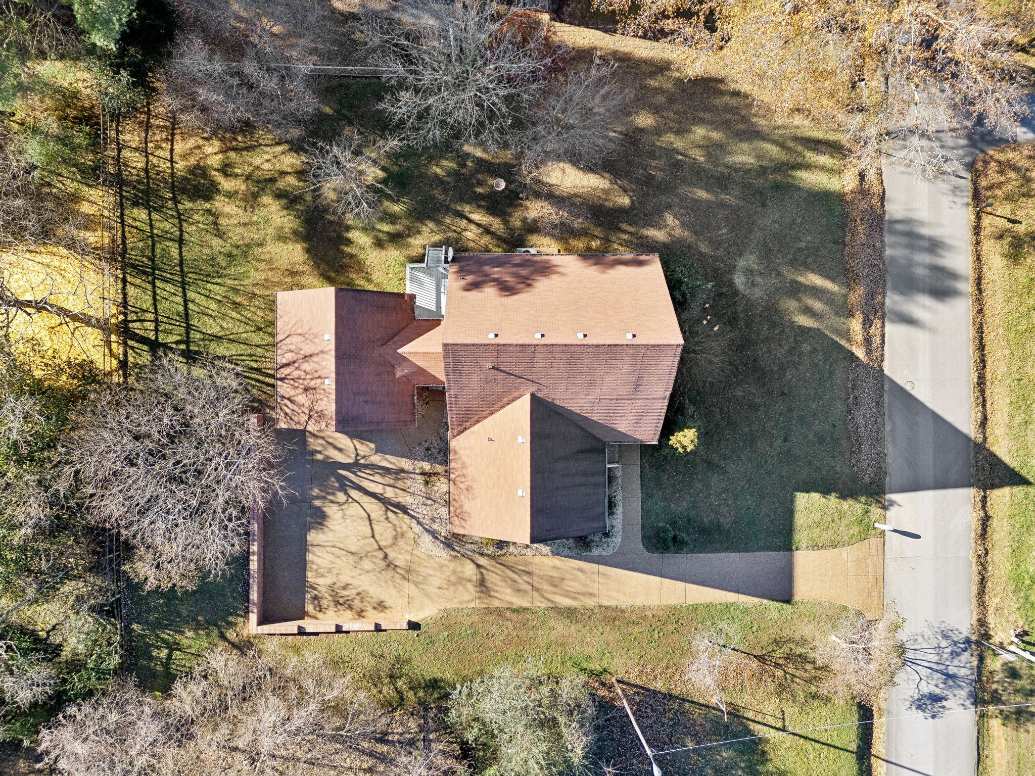 700 3rd Avenue West Springfield, TN 37172 - Photo 46 of 55 a view of a house with a yard