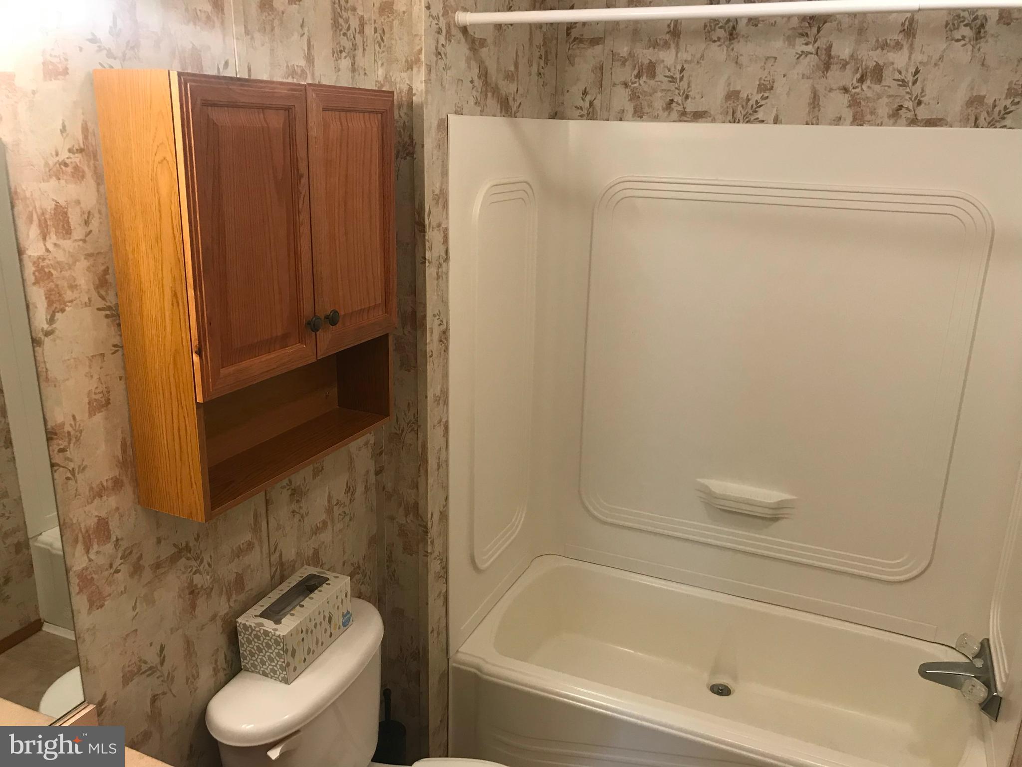 4140 Conowingo Road, Unit 1 Darlington, MD 21034 - Photo 17 of 26 Guest bath