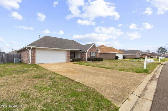 $1,850 | 118 Cherry Laurel Circle, Pearl, MS 39208