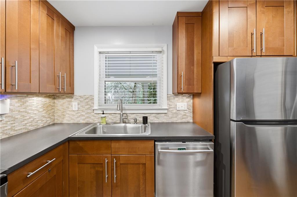 1502 Bubbling Creek Road Northeast Brookhaven, GA 30319 - Photo 11 of 25