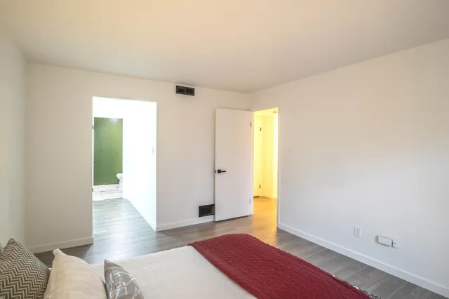 $2,100 | 800 Brook Drive, Unit 1, Streamwood, IL 60107