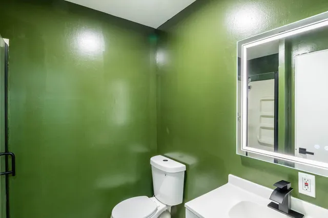 $2,100 | 800 Brook Drive, Unit 1, Streamwood, IL 60107