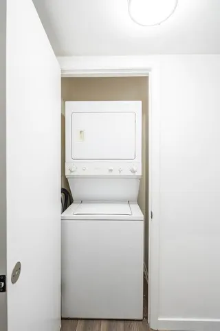 $2,100 | 800 Brook Drive, Unit 1, Streamwood, IL 60107