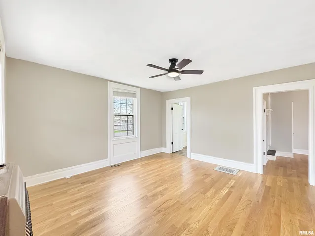 $180,000 | 370 West Carter Street, Fairview, IL 61432