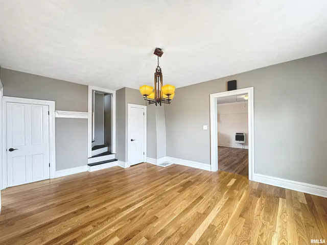 $180,000 | 370 West Carter Street, Fairview, IL 61432