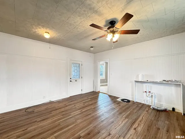 $180,000 | 370 West Carter Street, Fairview, IL 61432