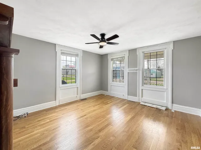 $180,000 | 370 West Carter Street, Fairview, IL 61432