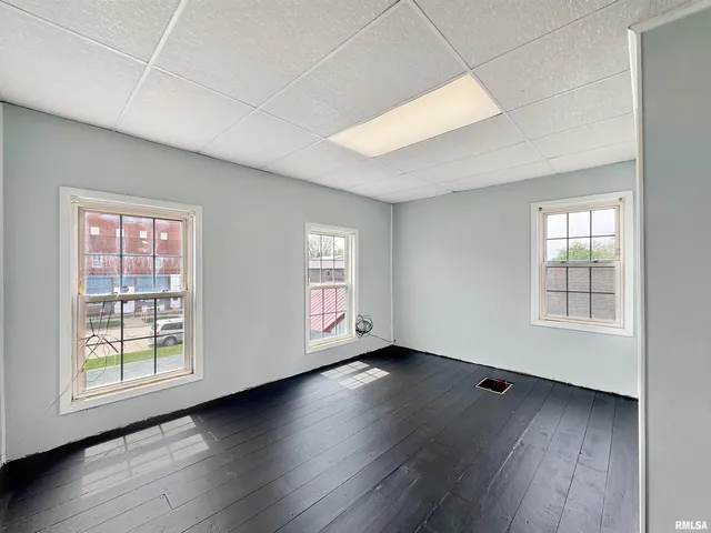 $180,000 | 370 West Carter Street, Fairview, IL 61432